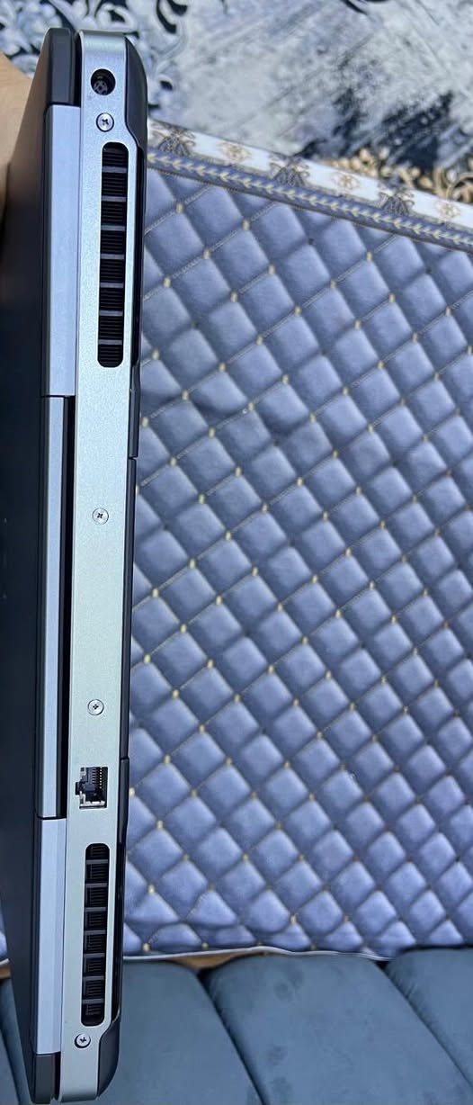 متوفر لابتوب ذات مواصفات عالية يتحمل برامج قوية 

Core i7 7700HQ 
RAM 16G ddr3
Gpu نفيديا كوادرو m2200 4g خارجي

Gpu intel 8g داخلي 

هارد عدد 2 ssd 
الاول 256 كيكا 
الثاني 512 كيكا 

حجم الشاشة 15.6
نوع DEEL

للاستفسار خاص او الاتصال على الرقم ***********

