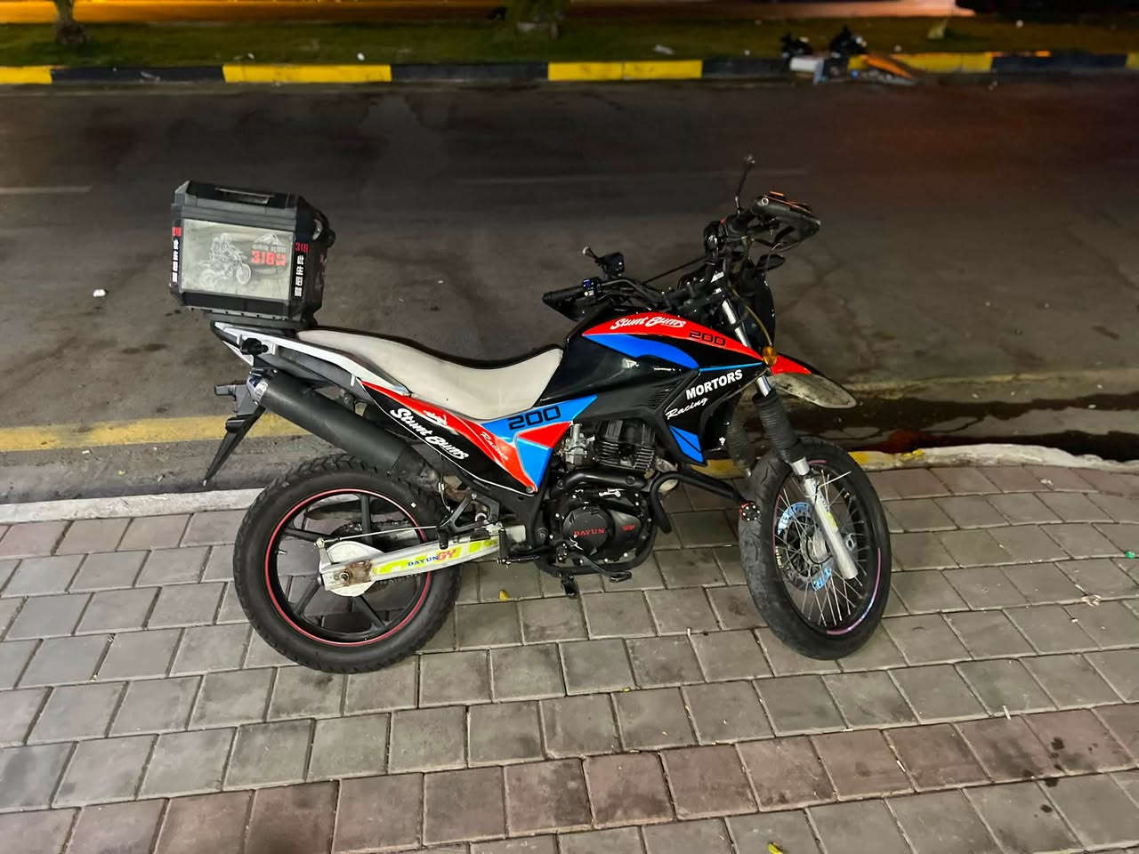 دايوان قفاز 200Cc
موديل23
تاير خلفي محول جوبلس 
مدفوع گمرگ 
السعر/1750
التواصل اوتساب
الرقم/‏***********‏
