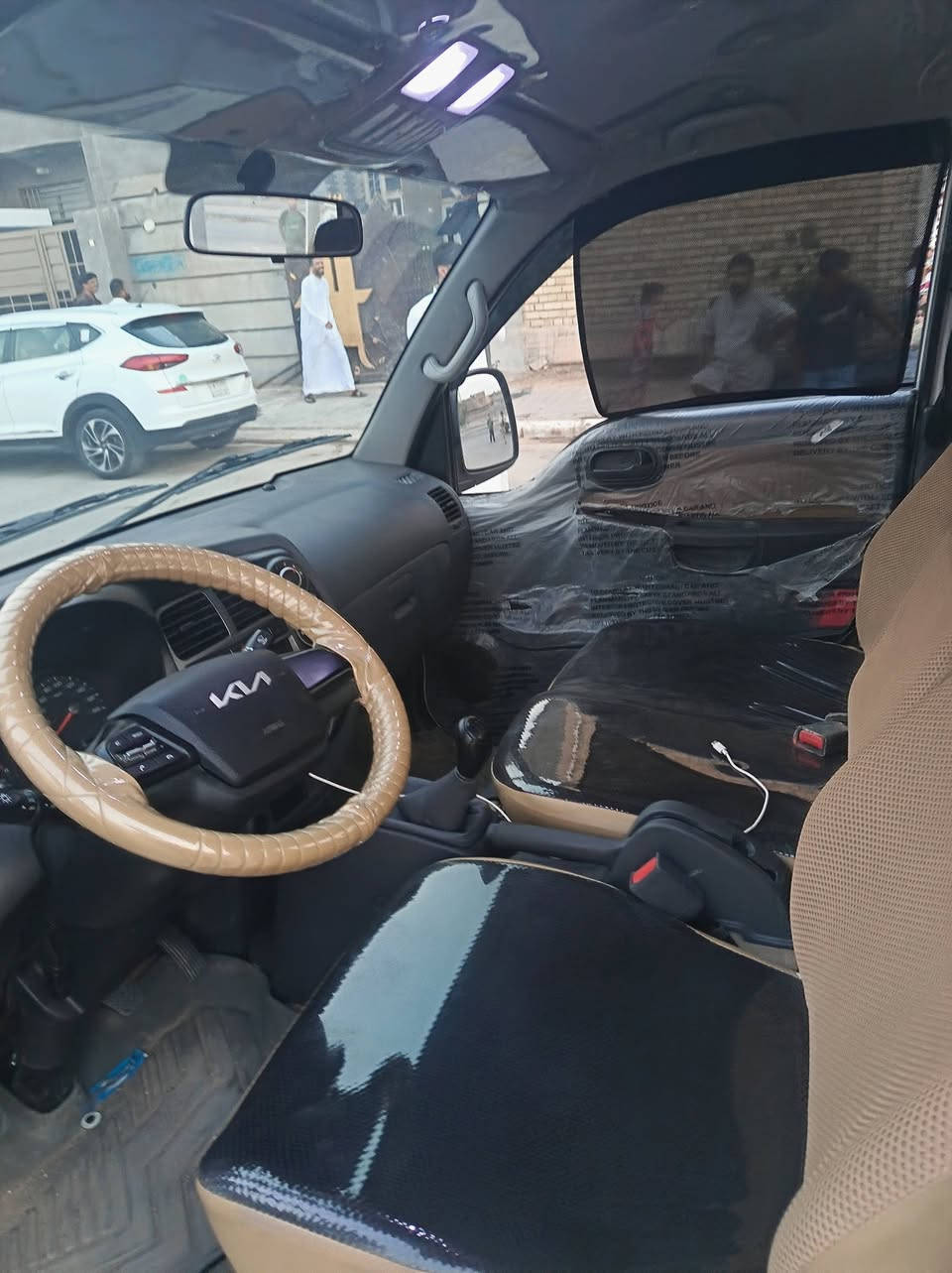 كيا 2026للبيع ماشيه 6000 وقابله لزيادة بسمي رقم واسط مكفولة مغلفه وكامله من كلشي السعر 175بيها مجال حگ الجيه ***********/*********** مكان السياره واسط
