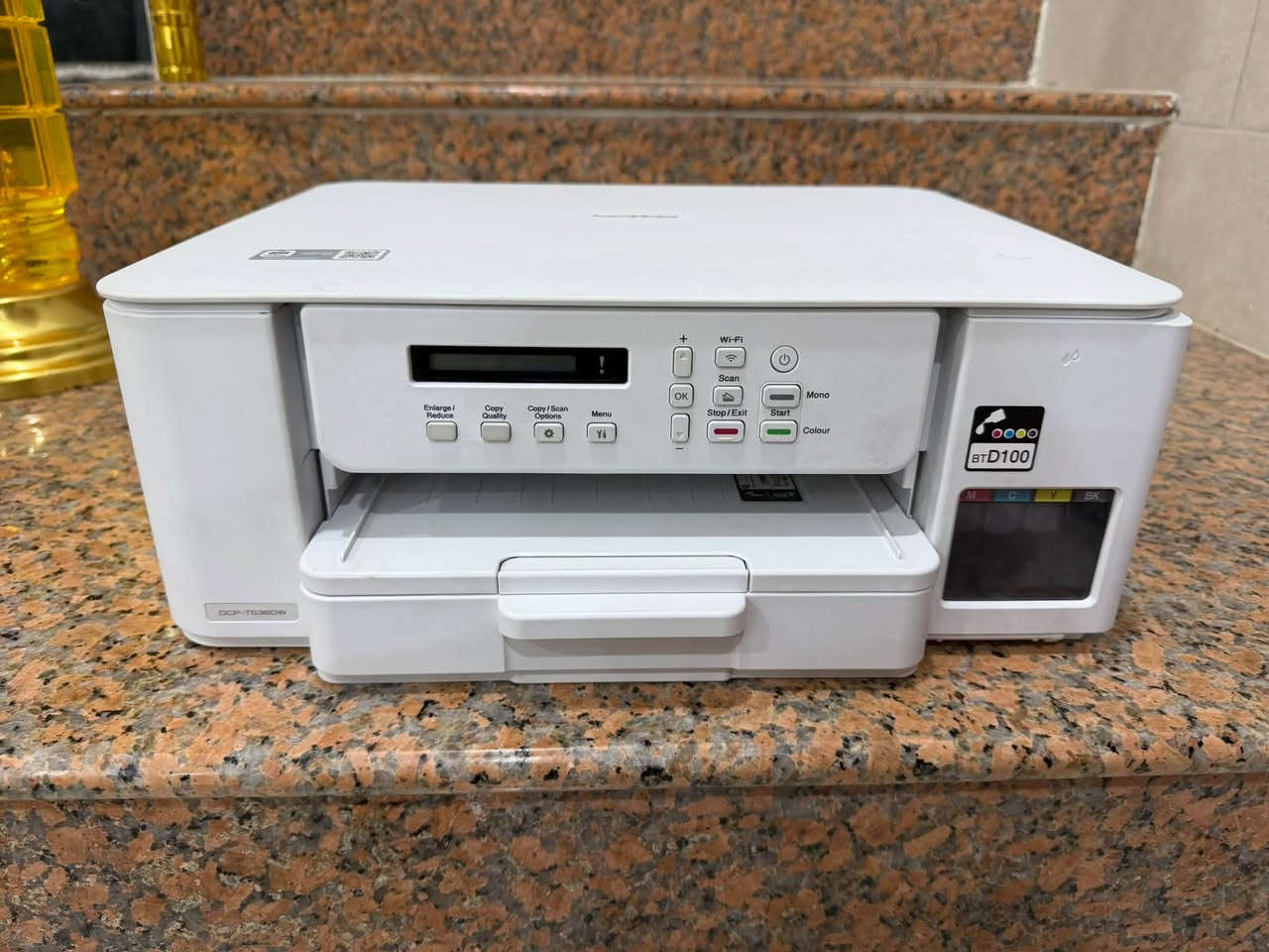 للبيع
طابعة Brother DCP - 536 DW واير + وايرليس غنية عن التعريف نظافة 98 % طباعة و استنساخ ملون و عادي مع سكنر و فيدر سحب وجهين 

السعر / 165 و بيهة مجال بسيط

طابعة Canon LBP 6030 الغنية عن التعريف كذلك نظيفة جدا طباعة فقط عادي 

السعر / 125 و بيهة مجال كذلك 

مكاني واسط / الكوت 
***********
