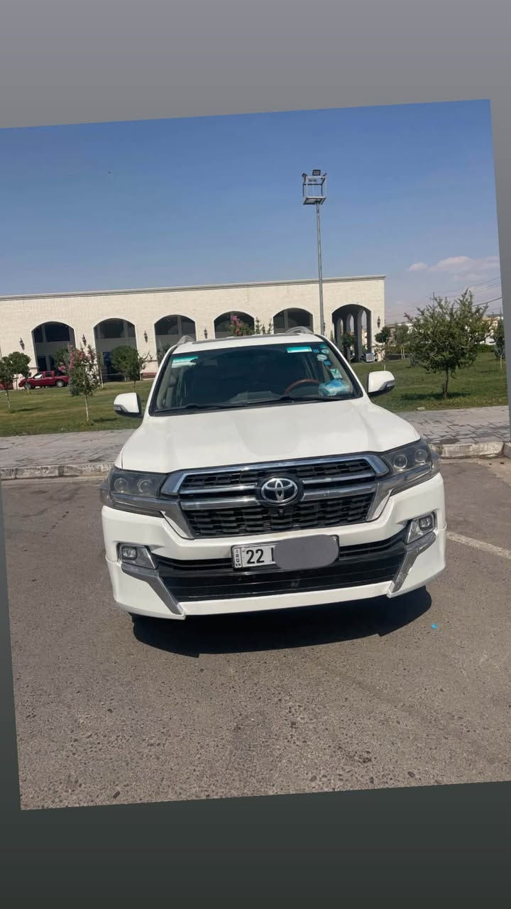 لاندكروزر • ٢٠١١ • V8 4.7