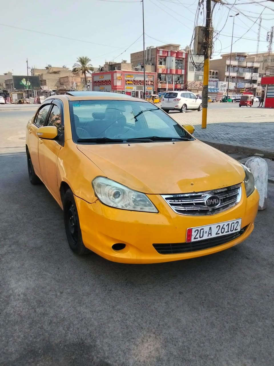 السلام عليكم
بي واي دي  موديل 2013  كير عادي المرغوب  مكينه هونداي 
كير مكينه مكفولات صدر امامي وخلفي جديد تبريد ثلج. تخم تاير جديد 
السياره بصمه 
السياره علا وضع الشركه
داخل جديد ومدشم 
سنويه  مجدده  2031مصفره هيئه وغرامات.  الهزه جديده
السياره سقف تنته
سياره جاهزه بدون نقص  
السعر 38 وبيه مجال 
مكاني بغداد  المدينه 
***********
