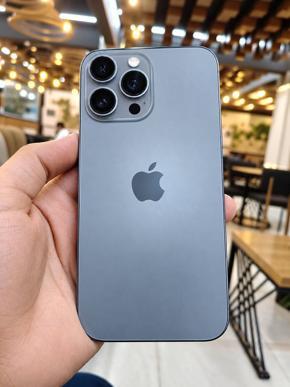 15برو ماكس 
بطاريه88
ذكره 256
***********
اتصال او وتساب

نص مكتوب في الصور:
- 12:08 15 ... حول الاسم iPhone < إصدار iOS 27.0 < اسم الطراز iPhone 15 Pro Max رقم الطراز الرقم التسلسلي الأغاني 0 الفيديوهات 0 الصور 0 السعة 256 غ.ب متوفرة 232.71 غ.ب عنوان Wi-Fi غير معروف Bluetooth غير معروف البرامج الثابتة للمودم 4.02.04