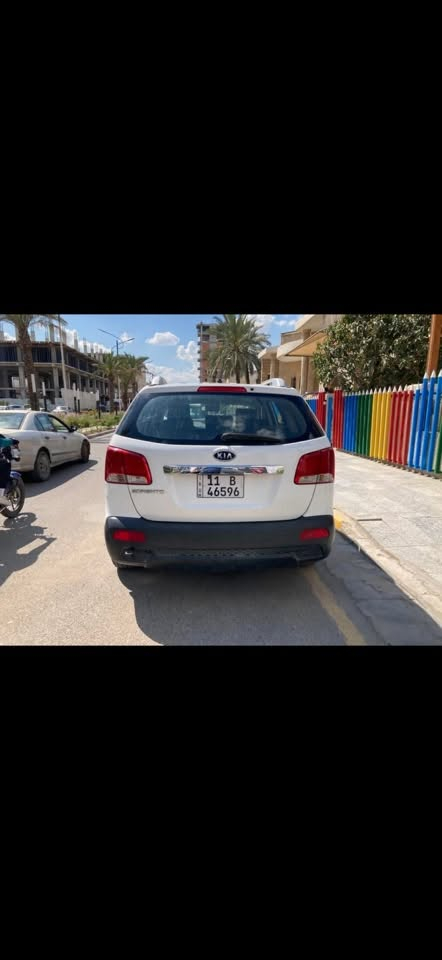 سورنتو 2013 خليجي
رقم بغداد
سبعه راكب
2400cc محرك
كير محرك مكفول
صبغ ربع الباب الامامي عكس السايق فقط 
باتري جديد تبريد ثلج
السعر 138 ورقة وبيها مجال
للاتصال *********** واتساب
