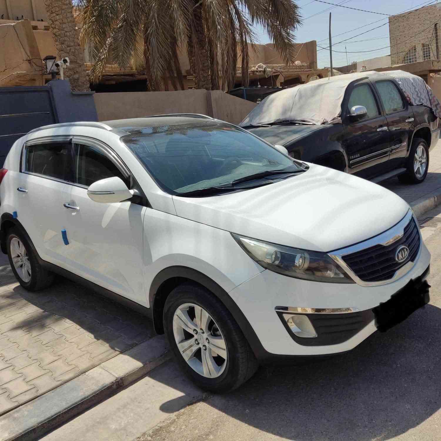 السلام عليكم
سبورتج ٢٠١١ رقم بغداد دولي فول مواصفات محرك ٢٠٠٠ بانوراما ما عدى البصمة ماشية ١٦٠ كيلو بيه بارد مقدار ٢٠ سم بالجاملغ الخلفي وبيه كارت شخوط باب عكس السايق وباقي قطعه مكفوله تبريد تم استبدال كل قطعه قبل اسبوع بجديد تبريد ثلج حدادية وتايرات جدد السياره كامله مكمله سعره ١٤٠ ورقة وبيه مجال للي يحب يتواصل *********** مكان السياره نجف
