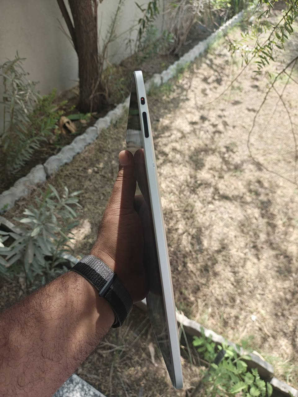 ايباد ون • اول اصدار • مكفول