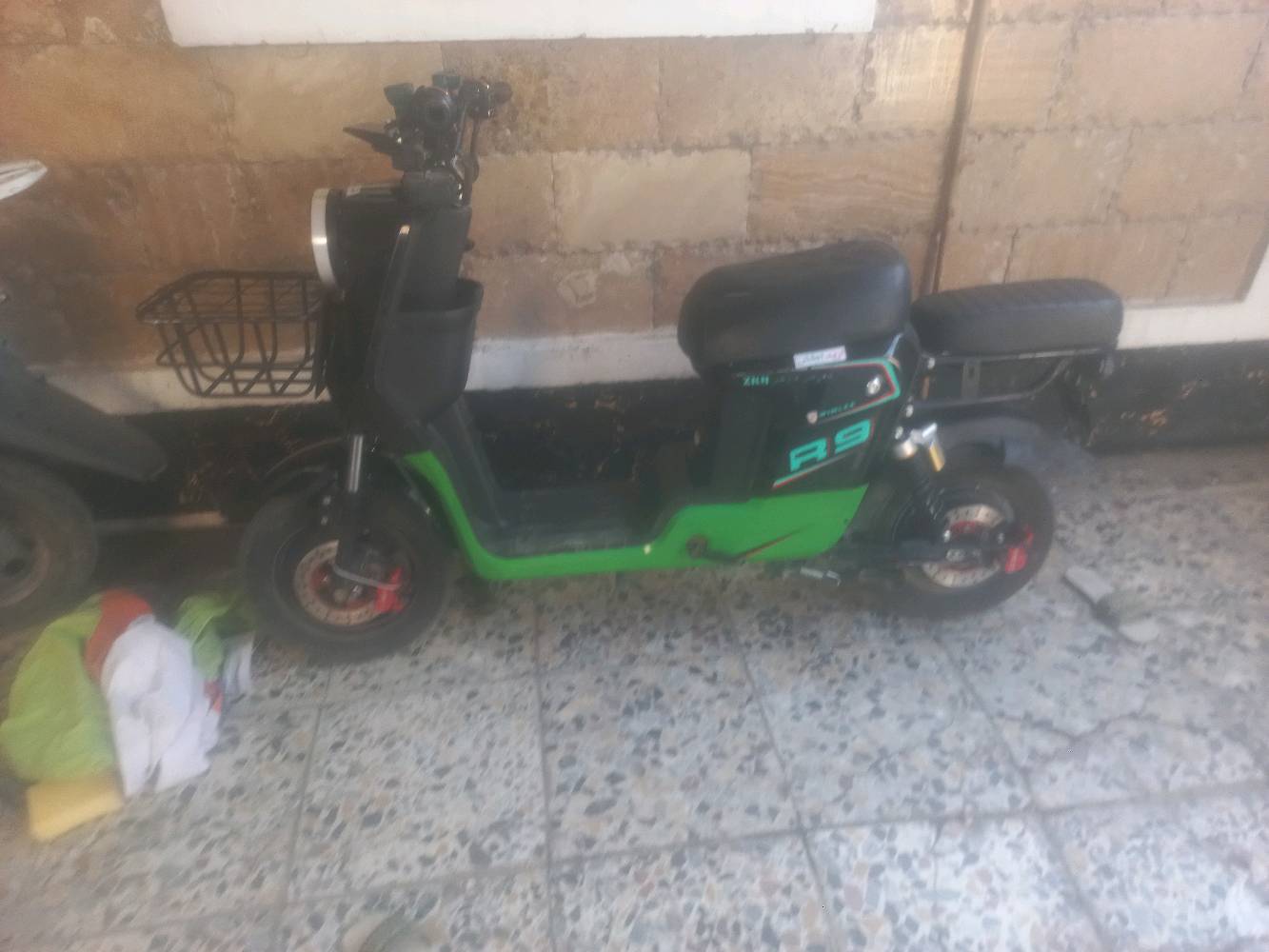 سلام عليكم دراجه شحن كامله ربع سرع خمس بطاريات طول بل شحن 8ساعات دراجه تخبل نضام بك اشاير لايت عالي ناصي الوان دراجه كامله بطاريات جدد سعر 325،بي مجال  مكاني بغداد السيديه ***********/***********