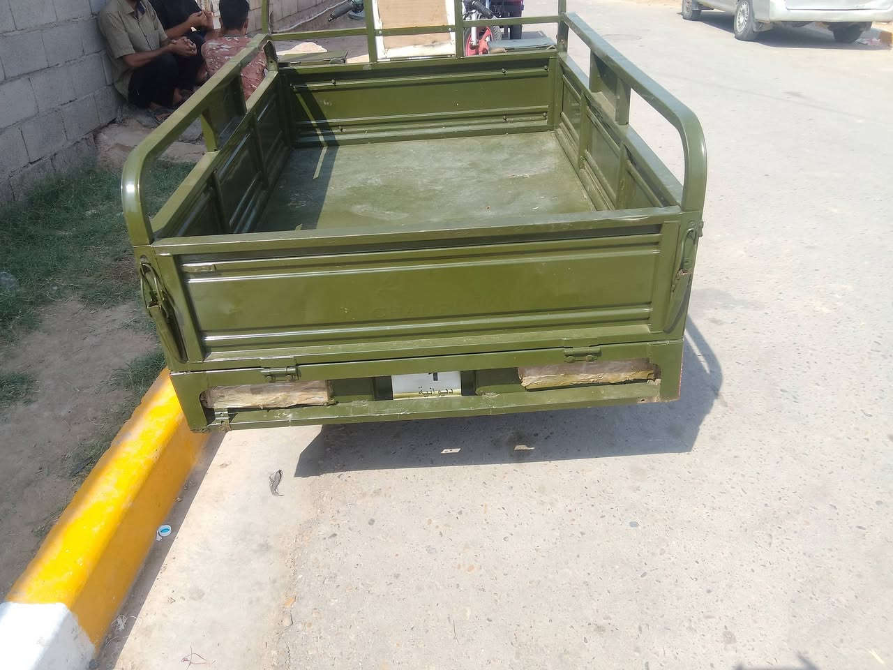 توك توك • لا تفاصيل