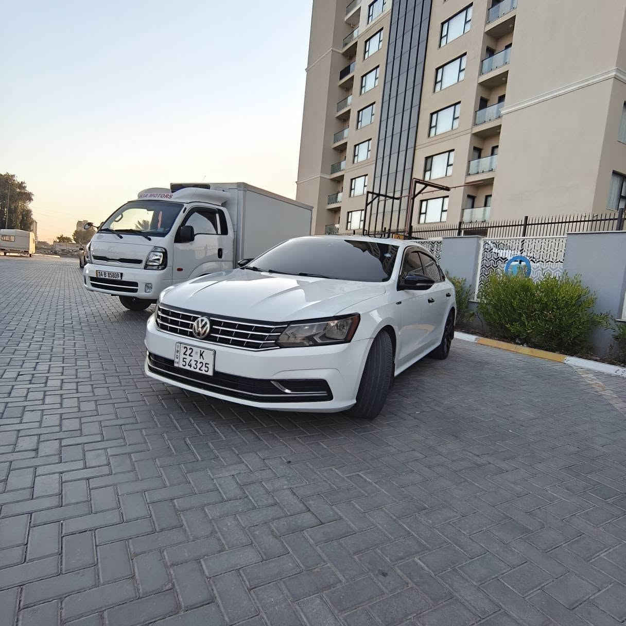 فولكس فاجن باسات ٢٠١٩ فئة وولفسبورك اديشن فول مواصفات TSI مكينه ٢٠٠٠ توربو
وارد امريكي كلين تايتل ... كلين تايتل 
***********
السياره وارد امريكي... المانيه .. مو تجميع صيني مثل الحديث. 
بصمة ابواب وتشغيل
تبريد قطعتين
رادار أمامي
رادار خلفي
نقاط عمياء
شاشه كبيره وكامره
كشنات جلد
كشنات تدفئة
فتحة سقف
داخل اسود مطعم
ماشيه ١١٥ كيلو 
السياره بدون صبغ بدون حادث بدون ايرباك كلين تايتل جاهزه من كلشي 
رقم اربيل باسمي
هزه ورقم وسنويه وباج تضليل جدد
السياره بيهه بارد عله كد شبر بمكانات ٢
وبيهه رصعه وبس
للبيع او المراوس حسب القناعه
***********
السعر ١٥٢ وبيهه مجال للشراي
بغداد.. حي الحسين بغداد, العراق

