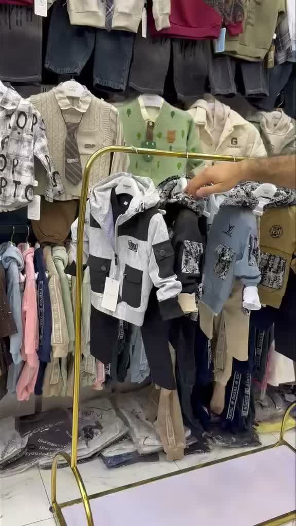 ملابس أطفال