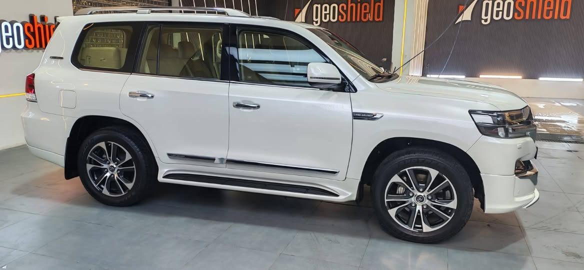 السلام عليكم لاندكروزر مديل ٢٠٢٠ سيارة جديدة GXR
محرك V6 سيارة مكفولة ماشيه 93الف موصفات لاندكروز معروفه ***********
