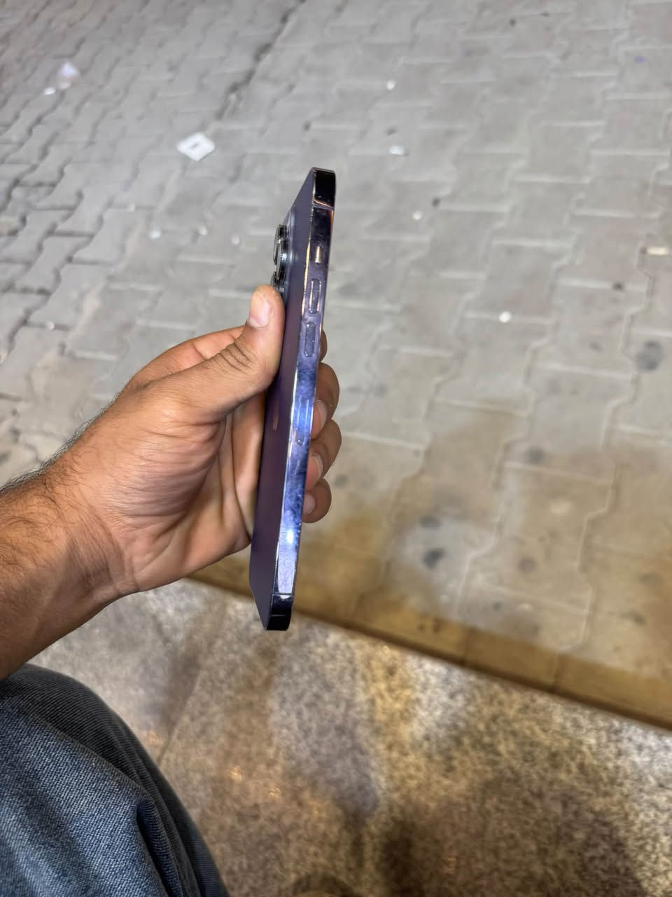 14برو ماكس مكفول ضمان فحص كامل بدون ملحقات عنوان النجف الاشرف رقمي الواتساب ***********

نص مكتوب في الصور:
- 10 23:32 حول < الاسم iPhone إصدار iOS 26.6.1 < اسم الطراز iPhone 14 Pro Max رقم الطراز MQ9X3AA/A الرقم التسلسلي JR7FMQ0OMY 0 الأغاني 0 الفيديوهات 0 الصور السعة 256 غ.ب. متوفرة 236,91 غ.ب. عنوان Wi-Fi B4:AE:C1:55:26:61 Bluetooth B4:AE:C1:61:9F:7A 4.51.04 البرنامج الثابت للمودم
- 23:32
- حالة البطارية والشحن
- كما هو الحال مع البطاريات القابلة لإعادة الشحن، بظارية الهاتف قابلة للاستهلاك وتصبح أقل فاعلية مع الوقت. معرفة المزيد...
- 83%
- الحد الأقصى للقدرة
- هذا قياس لقدرة البطارية مقارنة بقدرتها عندما كانت جديدة. قد تتسبب القدرة المنخفضة بتقليل ساعات الاستخدام بين عملية الشحن والأخرى.
- أقصى قدرة للأداء
- ستساعد الأنظمة المضمنة في النظام والمكو... في تخفيف آثار الأداء التي قد تلاحظها أثناء التقدم الكيميائي في عمر رية iPhone.
- شحن البطارية المحسن
- للحد من استنزاف عمر البطارية، يتعلم الـ iPhone من عادات الشحن اليومية، بحيث ينتظر ولا يتجاوز %80 حتى يحين موعد حاجتك إلى استخدامه.