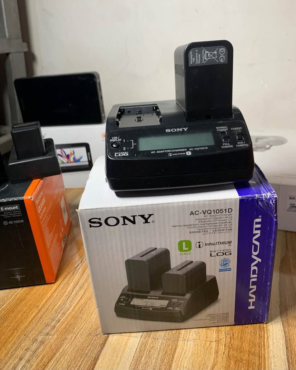 السلام عليكم
شباب اضائة قاطفة للفوتو AD200pro استخدام فحص فقط نضيفة مثل متشوف بالباكيت بعدها + سوف بوكس + استاند للإضاءة السعر ٥٥٠ الف 
مونتير دسڤيو بالباكيت كذالك استخدام فحص السعر ٢٥٠ الف 
بطارية مع شاحنة للمونتير من شركة sony ٧٥ الف 
العنوان بغداد بغداد الجديدة
***********
