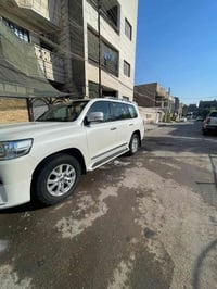 لاندكروزر GXR • ٢٠١٦ • V8 ٤٦٠٠