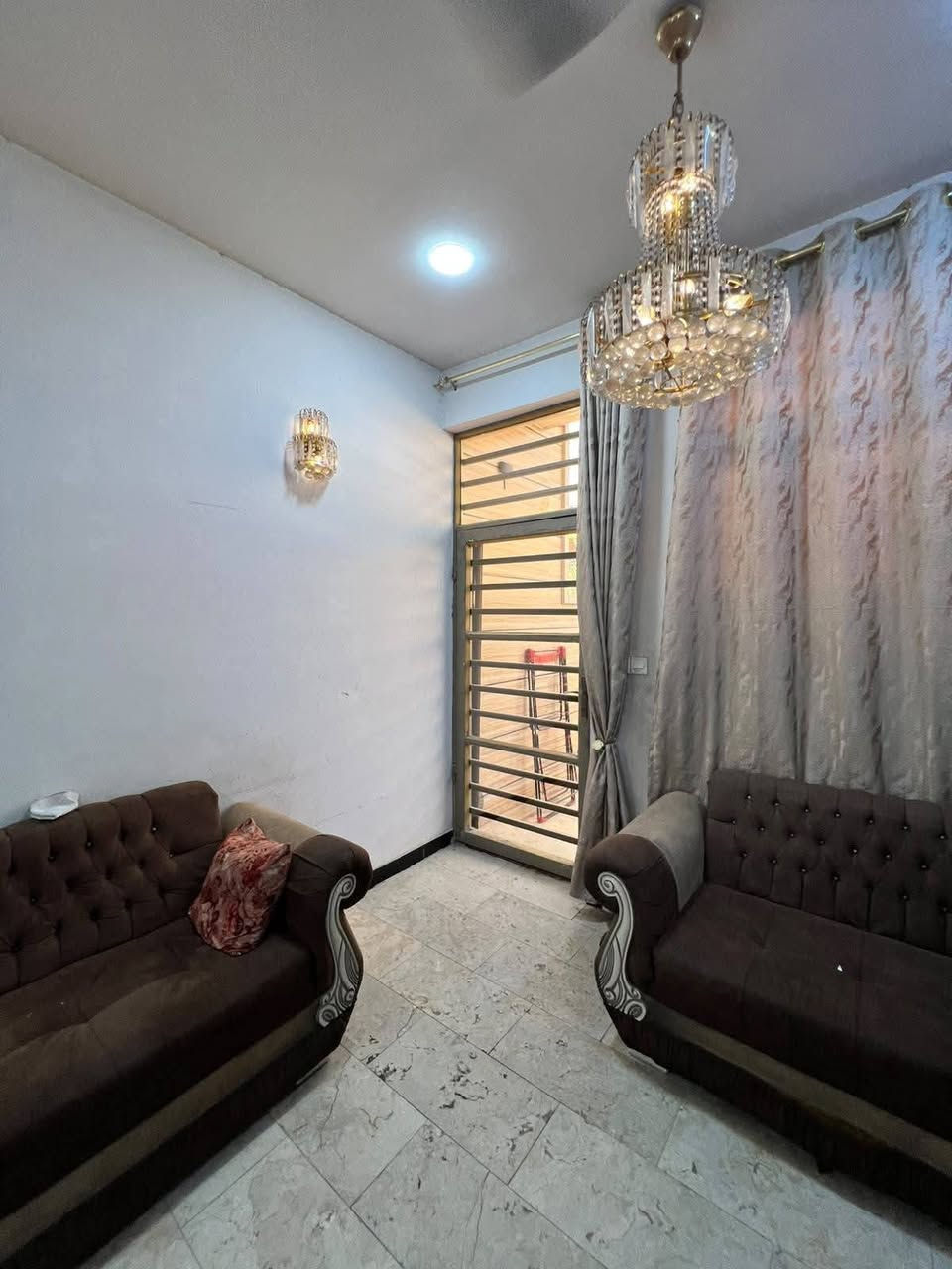 للبيع بيت 🏡 طابو صرف فى #حي_الجهاد الاساتذه خلف اربع شوارع #مساحته٧٥م يحتوي على #اربع_غرف نوم 😴 وصاله ومطبخ وصحيات عدد #اثنين بناء حديث أرضية #البيت_مرمر للإستفسار اتصال على #الواتساب على الرقم ***********
#الجميع
