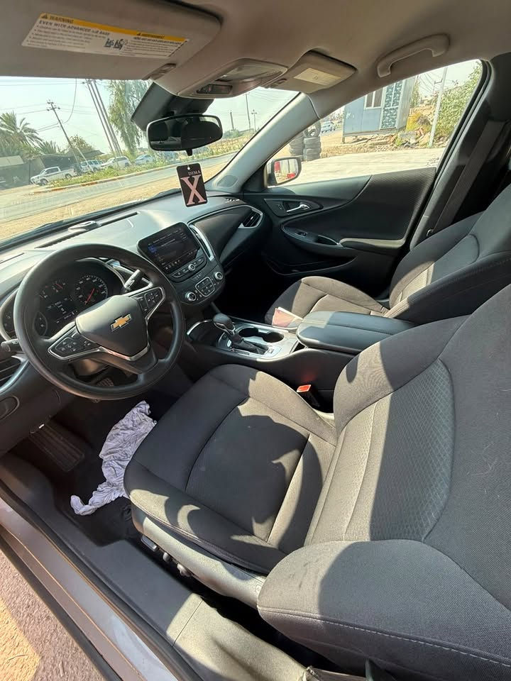 Malibu 2024 Lt
السلام عليكم 
ماليبو 2024 دخول كاتي مواصفات Lt المعروفه السيارة حادثها جاملغ خلفي والدوسة واجة بيها بخ امريكا الجاملغ الاخ الخلفي والصندوك كفاله ايرباك بجم شواصي حدادية جاهزة من كلشي ربع ما ينصرف عليها والسيارة جديدة كلش ماشيه ٣٨ الف mi تترقم فقط اقليم اربيل - سليمانيه - دهوك 
مكان ااسيارة المسيب 
للاستفسار ***********
