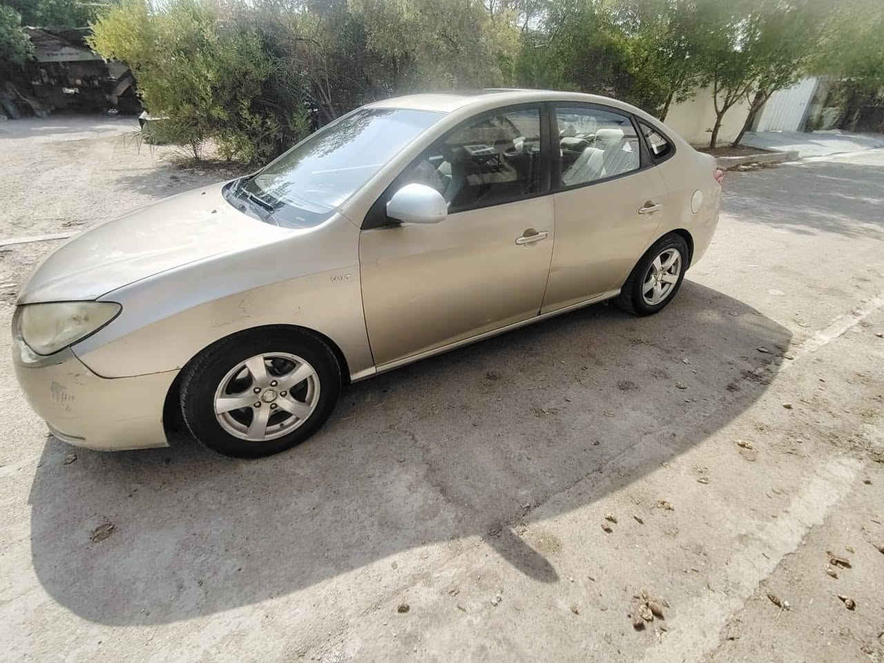 السلام عليكم النترا 2008 وارد امريكي ضربتهه جاملغ خلفي بدون دواخل بدون لغود بدون شاصي  السياره دواخلهه كلش نضيفه. محرك وكير خير من الله تبريد ثلج يخبل. غرفتها للسياره كلش نضيفه لونين اسود وبيجي. عارضهه 80 وبيهه مجال للطيبين مكاني بغداد الغزاليه *********** بغداد, العراق
