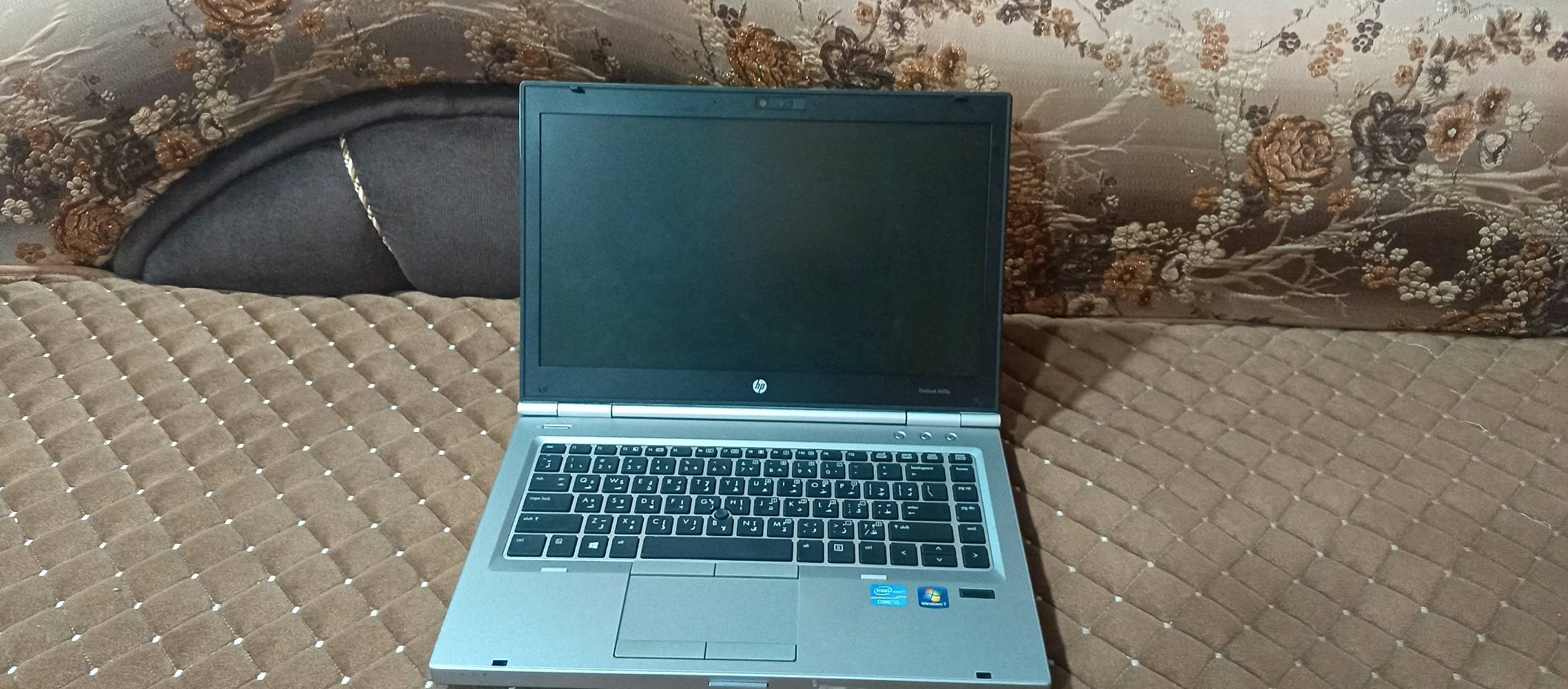 جهاز لابتوب hp اوربي 
core i5 جيل ثالث 
هارد256hhd
رام4 قابل للتوسيع
كيبورد عربي انكليزي 
110 رقمي واتساب تواصل ***********