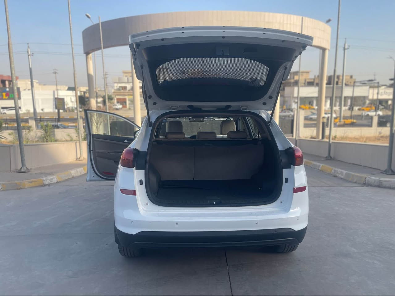 توكسون موديل 2020 كوري مواسفات GPS كوشنين كارباء و دوسة بدون صبوغ بدون تعديل ماشي 90 كوشن جلد سيارة بأسمي مكاني كركوك تحول وكالة حاضر كير و محرك بشرط  رقم و سنوية كل جديد 🚘سعر على خاص خابر على رقم ***********__*********** كركوك, العراق
