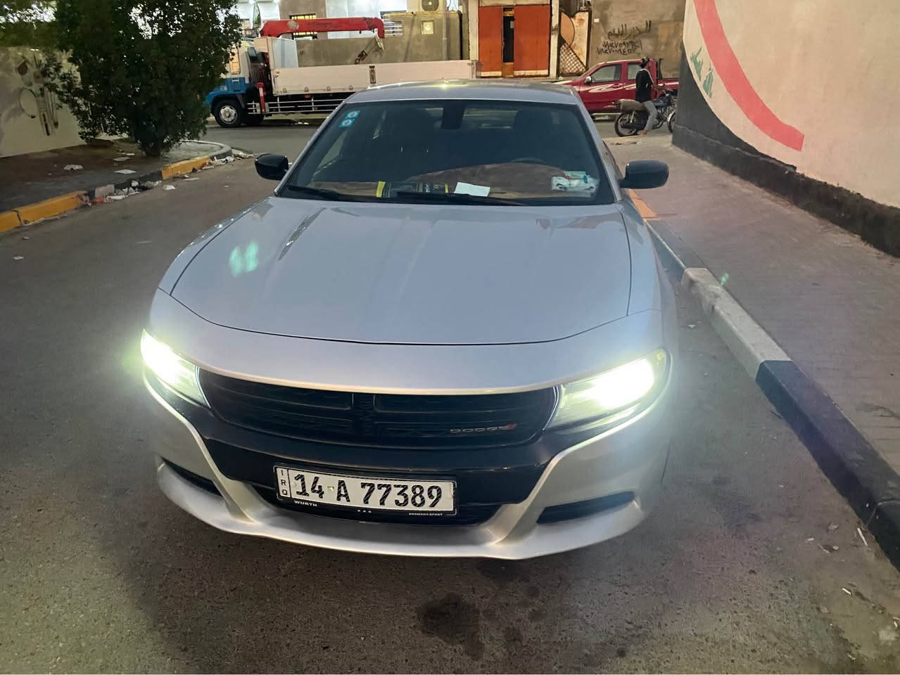 السلام عليكم جارجر مديل 2018 اصل رقم بصره سنويه لحد 2031
وارد امريكي داخله حادث بصيط كلش كد شبرين بل مدكر الخلفي صفحت العبري والباب بي شويه صبق والباقي كفاله سياره جديده بمعنه الكلمه ماشيه 140 كلها بلاد وشرط ربع ماذب عليها مكينه 5.700 برقي مامفتوح بيها السياره مكينن حداده كير تبريد تخم تاير كلها عل بلاد وكلها وضع شركه 
السعر 160 مكاني البصره مركز المدينه ***********الشراي يخابر ويدلل مامتواجد عل نت البصرة, العراق

