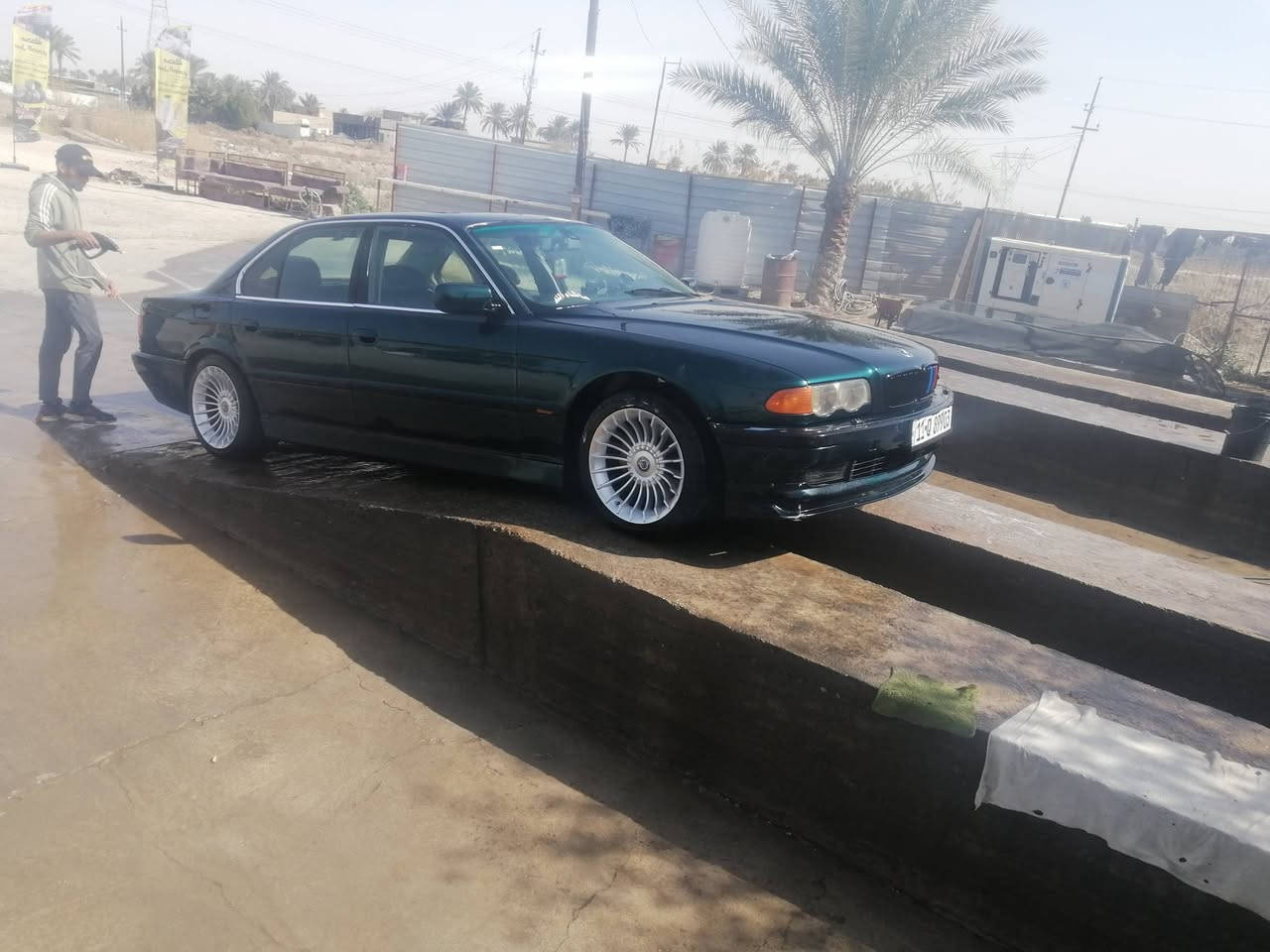سلام عليكم البيع او مراوس خفاش ٧٣٠ مكينه ٤٠ معمره جديده موديل ٩٥ محدثه ٢٠٠٠ سياره بدون ضربه معمره جماليه تبريد شغال غرفه ٧٠ بل ب١٠٠ سلايت شغال سعر٦٠والاستفسار  على خاص او رقم *********** وتساب
