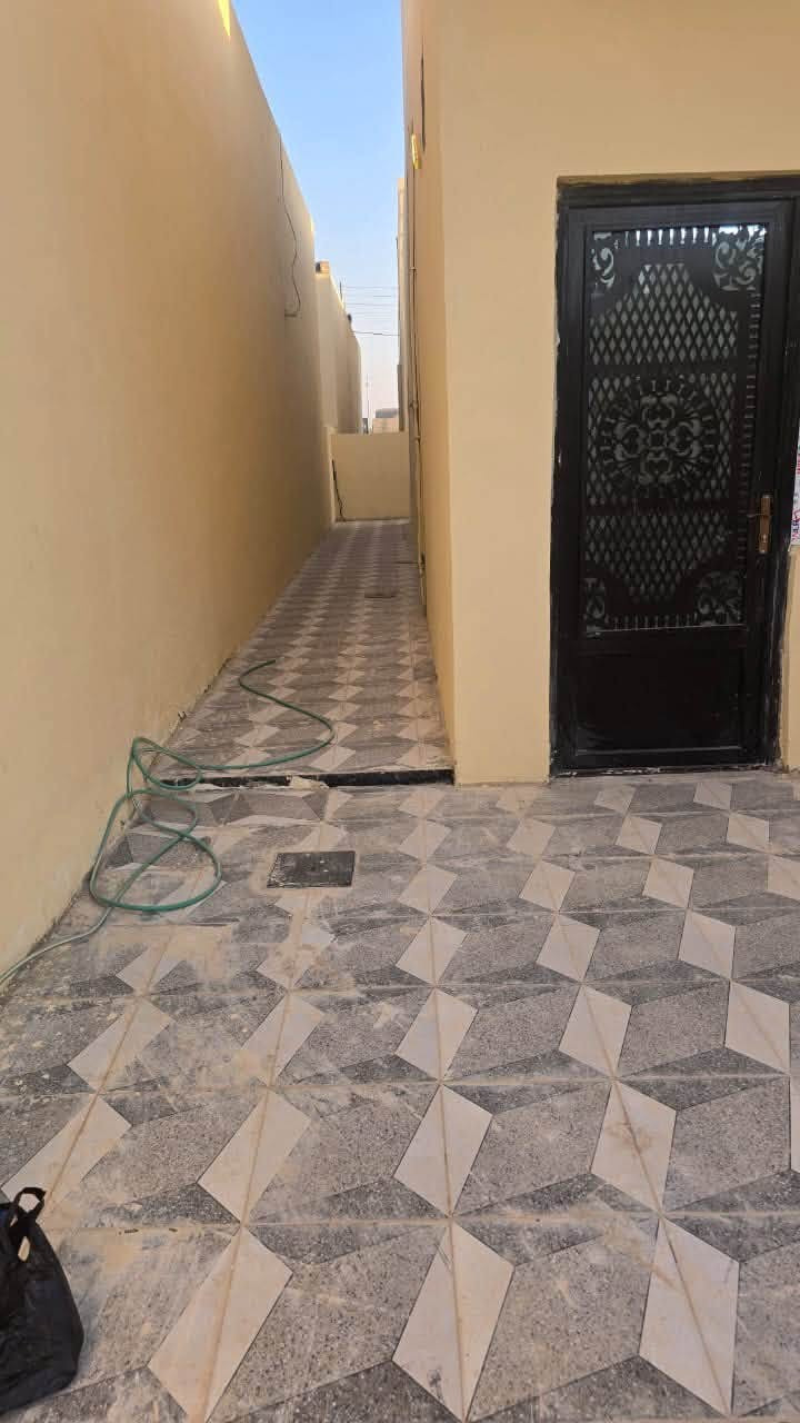🏠دار للبيع مجمع سما تكريت زون اربعه مساحة الدار 200 م على شارع 15
متكون من مطبخ وصالة استقبال وغرفة نوم عدد2 صاله وسطيه ومجموعة صحيات 
لللستفسار والاتصال (مكتب عدنان للعقار)
هاتف ***********
او ***********
