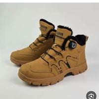 مقاس ٤٥ • مبطن فرو • يلبس أقل