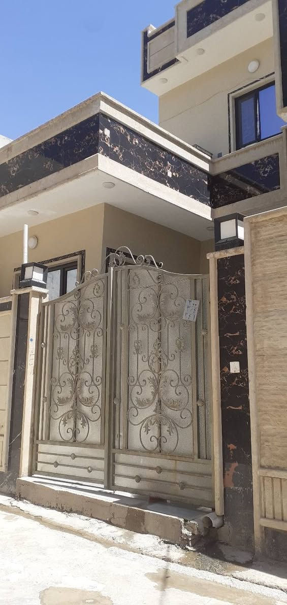 بيت للبيع فول موصفات المساحه ١٠٠متر طابق ونص غرفتين نوم السعر ٧٥ مليون وبينو مجال المكان ملايين الثانيه للاستفسار على هذا الرقم ***********بي واتساب
