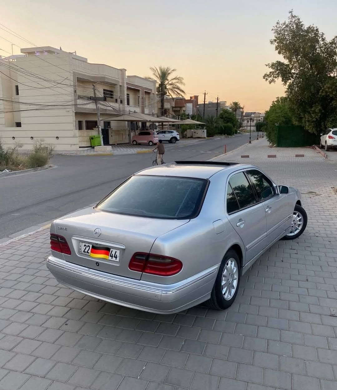 س ام عيون مديل 2000 فول مواصفات أعلى فئة مكينة كير تبريد صدر تاير كلة نضيف بشرط فقط صبغ اثر جراد بدون ضربة بدون خياسات السيارة على وضع البلاد بعدها جديدة 
مكينة V 
مري شفط 
بردة 
ثلاجة 
فتحة 
اشاير بل مري
تجوات كهرباء 
زراكات لايت 
كشنات كهرباء خزن 
تحكمات 
السعر 110 
بغداد البلديات 
***********
