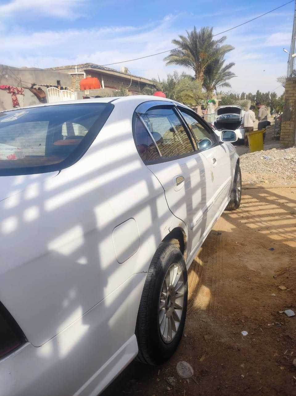 السلام عليكم
شوفر ليت ابيكا كوري بلاد موديل ٢٠٠٦ رقم بغداد انگليزي  بأسمي سنوية لغاية ٢٠٣٠
جاهزه من كل النواحي 
تدفئه وتبريد 
تحكم مري 
شاشه وحساس خلفي 
سنتر لوك اربعه باب
تخم تاير 
كهربائيات كله شغاله 
حدادية ممتازه 
السعر ٤٧ ورقة قابل للتفاوض 
مكان السياره الديوانية
للتواصل ***********
