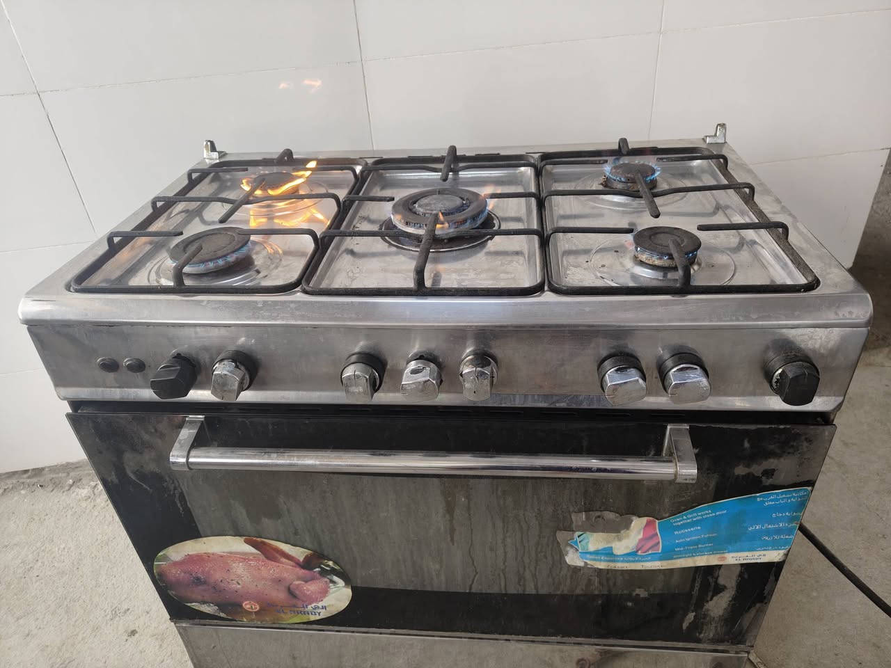 طباخ للبيع شغال للاستفسار الاتصال على ***********
