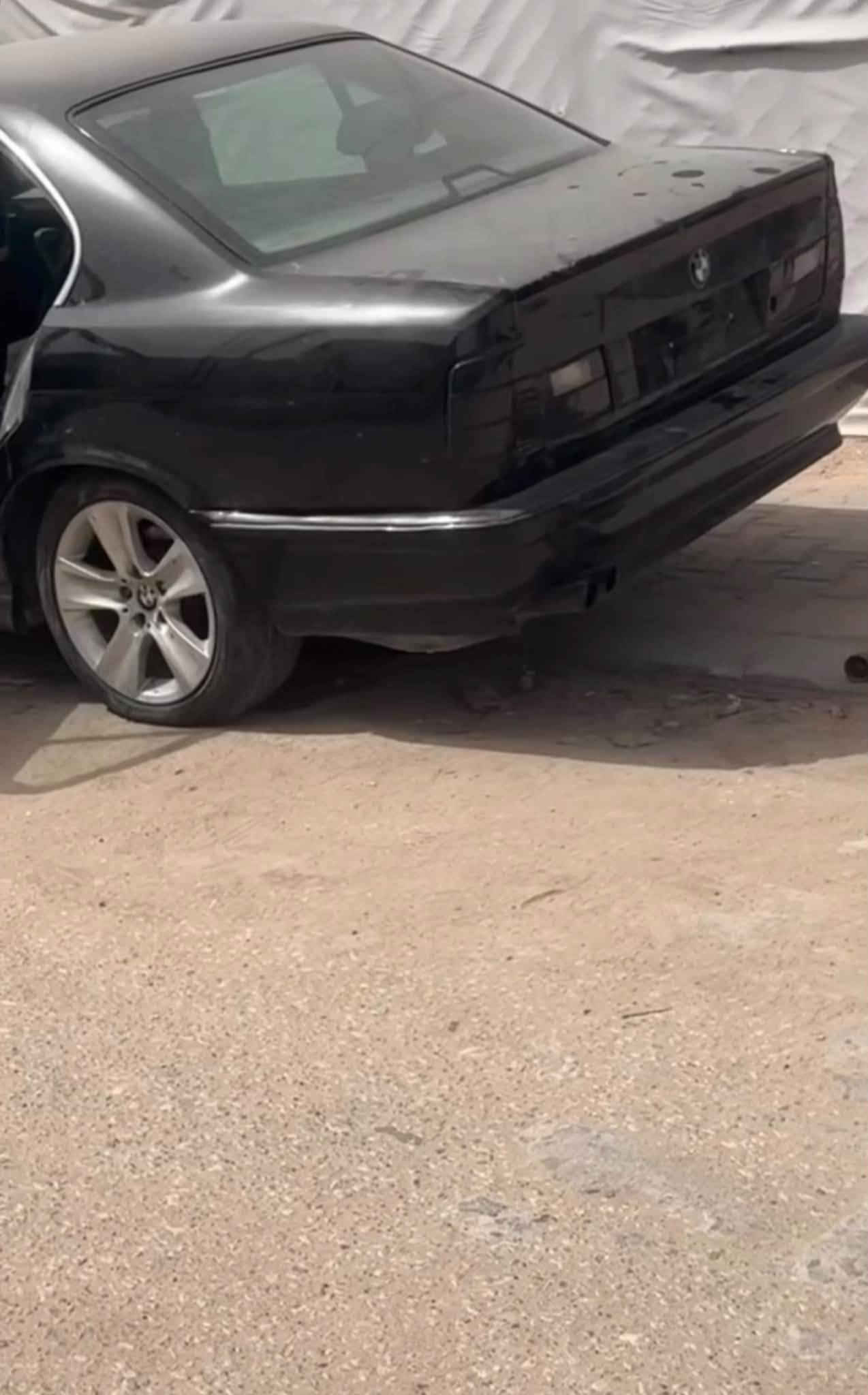 سلام عليكم بيم 520اصل 530
كير ومكينه كفاله جدد
ناقصها بنيد صبغ بس مغللفه ورديتر تبريد
ودعميه نكسرات امامي وجكمجه
دعميه خلفيهm
ويلات رياضي 
بنيد رياضي
سياره فتحه 
كهربيات جهازه 
كلشي شغال 
بجم عريض
حداديه نص عمر

غرفتها عند دوشمجي كلها جلد فول 
بطاين فول
سعر 30 ورقه
بيع فقط ناقد
رعيها بل حله مدور ثاني يوم
*********** 
***********
