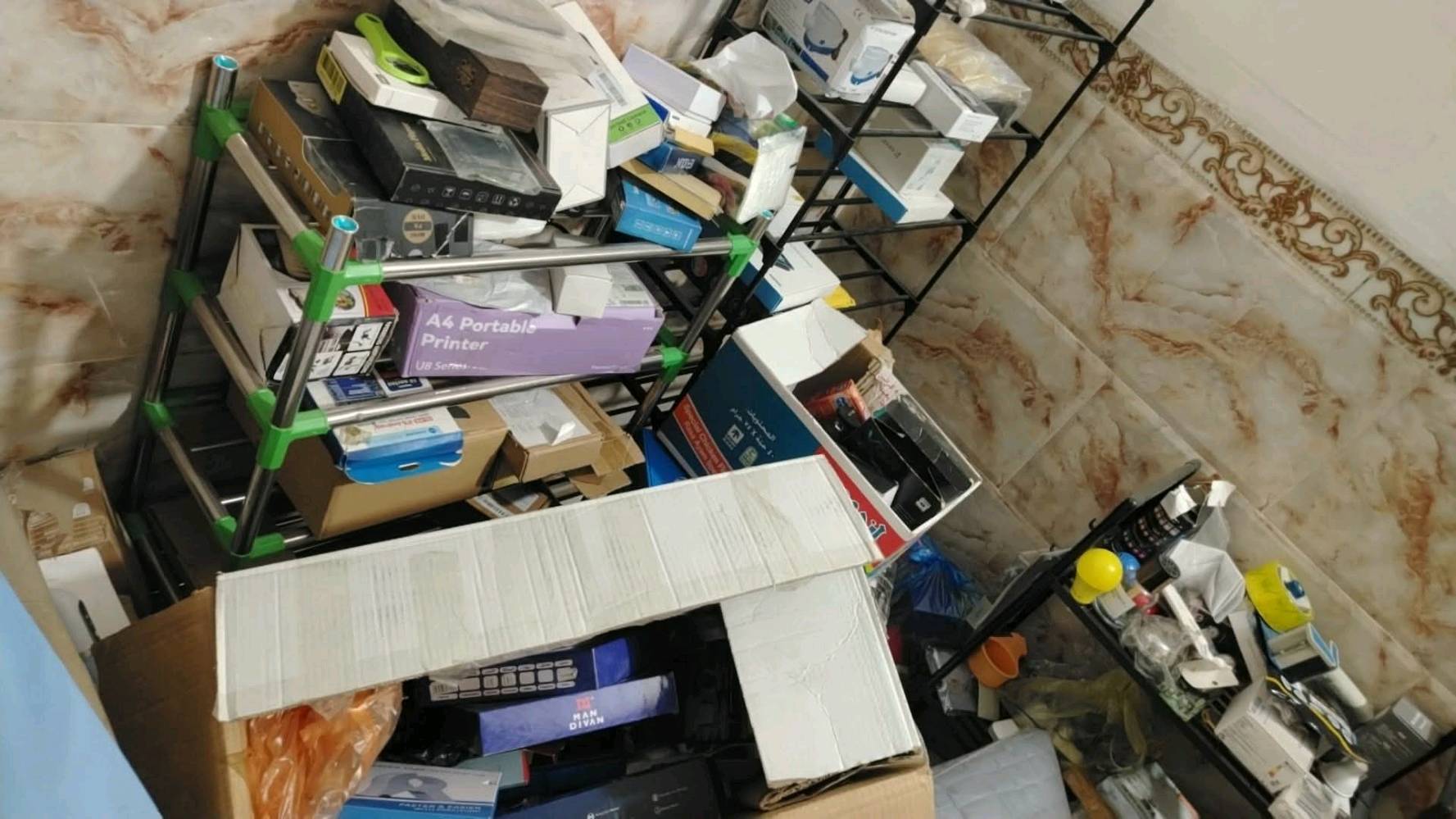 مجموعة اغراض بحدود ١٠ كراتين الكتروني وكهربائي ومنزلي للبيع شلعة وحدة..
السعر ٩٧٥ ألف مطروح نواعم كلش هواية
للتواصل واتس ***********