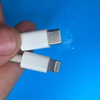 كيبل اصلي • وصلة ايفون 14 • نظيف