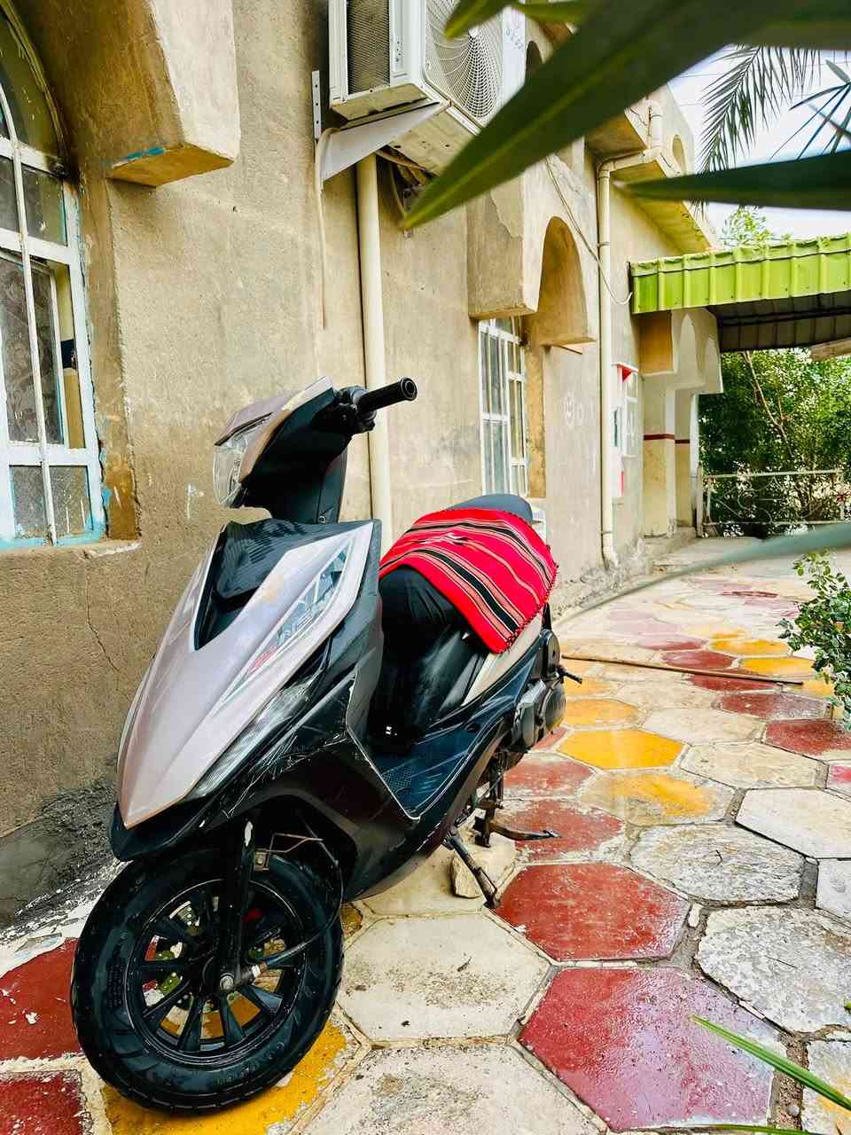 السبام عليكم ماكس  عدله حديث مديل 2021 للبيع كلشي شغال سلف هندر محرك ما مفتوح كلشي شغال لايت اشاير الدراجه نعمه من الله السعر 600 وبيها مجال مكاني وركاء رقمي ***********
