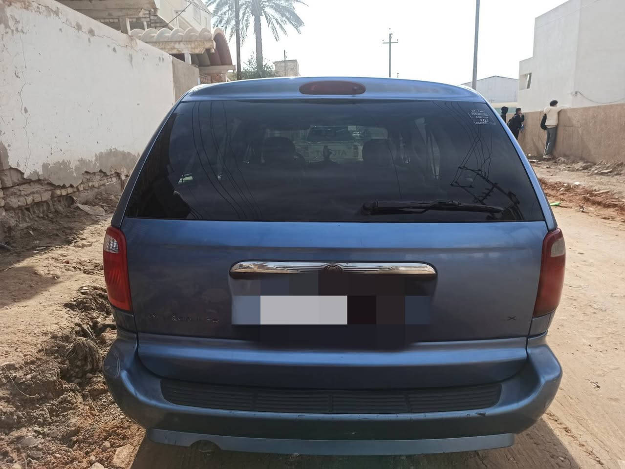 كرايسلر كرفان تاون اند كانتري للبيع او المراوس بسيارة صغيرة
محرك ٣٣٠٠ بحالة ممتازة 
كير بحالة ممتازة 
صدر امامي كله جديد 
صدر خلفي بحالة ممتازة 
كهربائيات بحالة ممتازة بدون اي جطل 
تايرات امامي جديد 
تايرات خلفي نظيف
باتري جديد 
دسكات جديد
فلنجات مصفرة 
بدي بلادي بيه رشات صبغ بسيطة 
٧ راكب كشنات بلع سياحي بحالة ممتازة جدا 
رقم بغداد انكليزي الجديد باسمي 
النواقص/
تبريد قطعة واحدة بيه ليك بالفريز 
مشط ستيرن تعبان
بيها جراد بالقمارة 
السعر المطلوب 65 ورقة وبيها مجال 
الاتصال ***********
