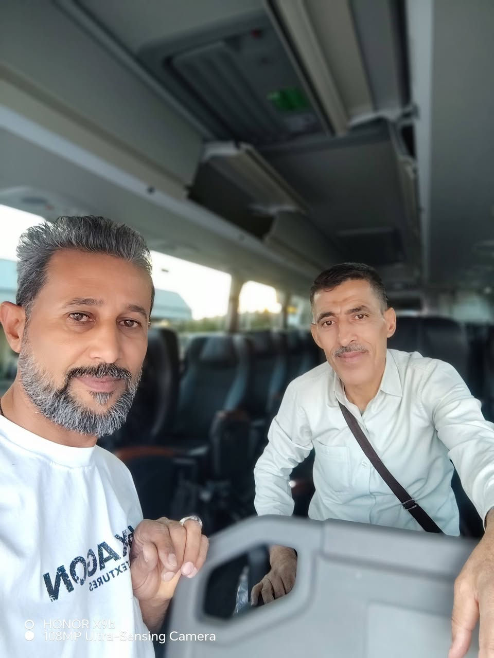 على بركة الله 
تنطلق حمله الموده للعتبات المقدسة 
الى ايران 🇮🇷 180 الف فقط
باصات Vip     ذهاب.  وايابا
يوم الاثنين ٢٠٢٦/٩/٢٧ 
الساعه السابعه مساءآآ
من الحي والى الحي 
ومن الكوت والى الكوت 
##قم المقدسه 
ثلاث ليالي اربع ايام مع الرجوع
المزارات في قم  باصات سياحيه 
#جامع جمكران /#الاربعين علوي وعلويه #بيت النور 
مع سياحه مجانيه الى #بستان علوي 
##مشهدالمقدسه
اربع ليالي خمسة ايام 🇮🇷
ثلاث وجبات طعام في مشهد 
المزارات في مشد
باصات سياحيه مكيفه
#ياسر و ناصر 
#اباالصلت الهروي
#خواجه ربيع 
#خواجه مراد
ويوم سياحه #باغ مشهد
                 #وجبل النور شلالات
                             اضافي للرحله
للحجز       والاستفسار 
***********
                   ***********
ابوآدم المياحي

نص مكتوب في الصور:
- رحلة قم مشهد 11 يوم نقل vip
- HONOR X9b
- 108MP Ultra-Sensing Camera
- O HONOR X9b 108MP Ultra-Sensing Camera