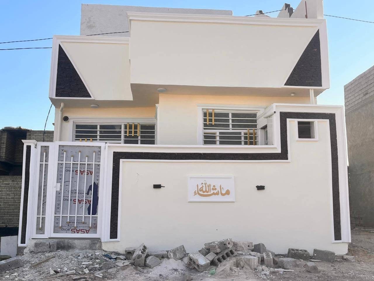 بيت البيع ١٠٠متر طابق ونص غرفتين نوم ستقبال صالة مطبخ حمامات
كربلاء قرب مجمع سيد سماعيل
سعر ٧٠
***********
7712912437
