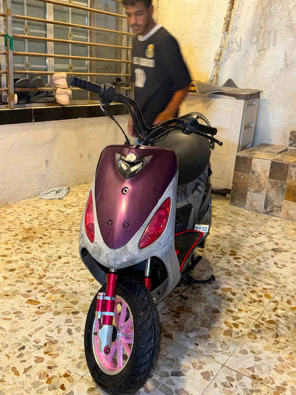 سلام عليكم قجمه للبيع 650 وبيه مجال الدراجه مزوده من طول لطول سلف وكلشي شغال رقمي ***********
