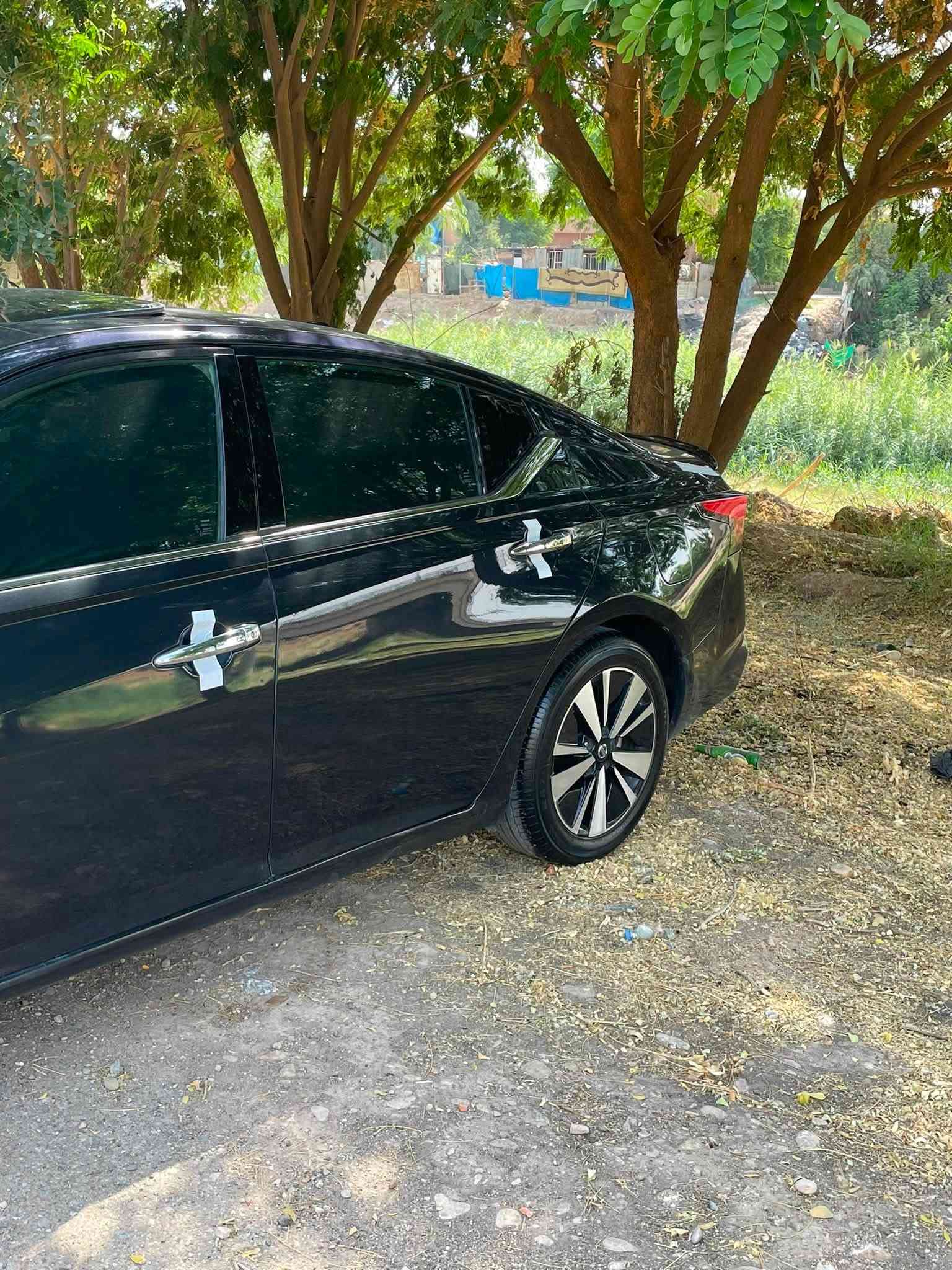 للبيع التيما SL فول موصفات
السعر 117 وبي مجال
‭{***********}
-موديل 2019 
-الون نفطي
فتحه سلايت  
-ماشيه 170 الف 
-داخل  صاج 
-رادار 360 درجة
-تحكم ستيرن 
-تثبيت سرعه 
-كاميرا خلفي 
-رادار جانبي
-رادار خلفي 
-رادار امامي
-تحديد مسار
-حساس خلفي
-تبريد ثلج❄️
-تشغيل عن بعد 
-بصمة تشغيل 
-بصمة ابواب + صندوق 
-تايرات وياله جديد
-سيارة جاهزة مناقص برغي
-ضرر سيارة : + جاملغ وبونيد وقطعتين ونص كلير بدون ضربه   
-سنويه هزه براد جديد  
-سيارة ب اسمي
-تحويل وكاله ثاني يوم 
1N4BL4EV5KC163617
📍مكان السياره دياله خانقين
