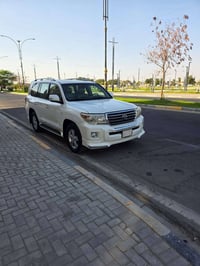 لاندكروز خليجي • ٢٠٠٩ • ٨ سلندر