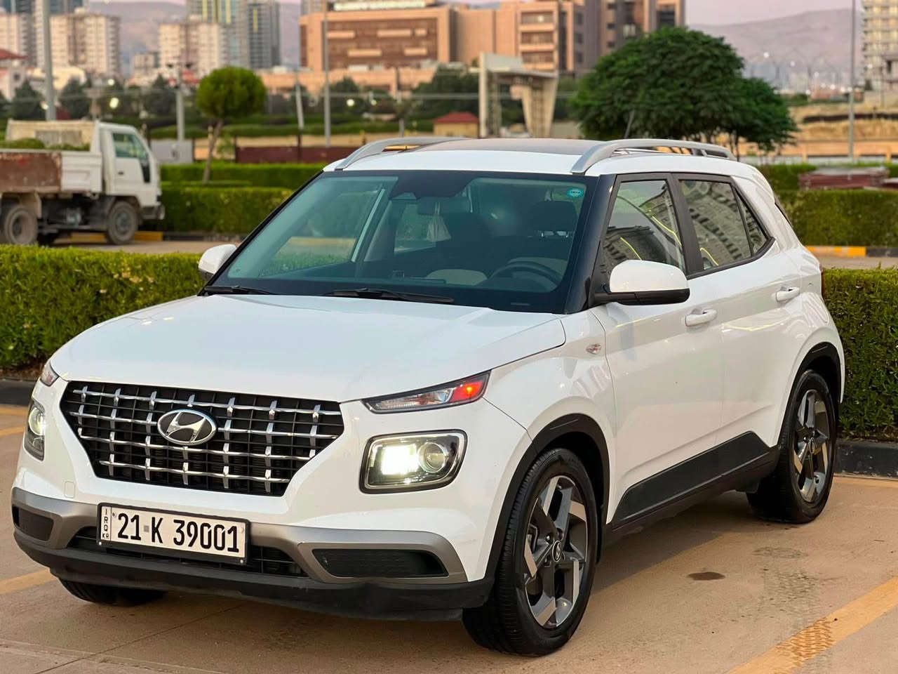 Hyundai Venue Model 2023
31,000km ڕۆشتووە
٢ پارچەی بۆیاخ بێ ناو گرتن ڕەسمی دەعمەکەی داندراوە
فول فول مواصفات 
گێر و مەکینە و کارەبایی و هەموو گیانی بەشەرت 
ژم:***********
***********
شوێن سلێمانی.
نرخی ١٢٨ گەڵا و مەجالێکی زۆر کەم السليمانية, العراق
