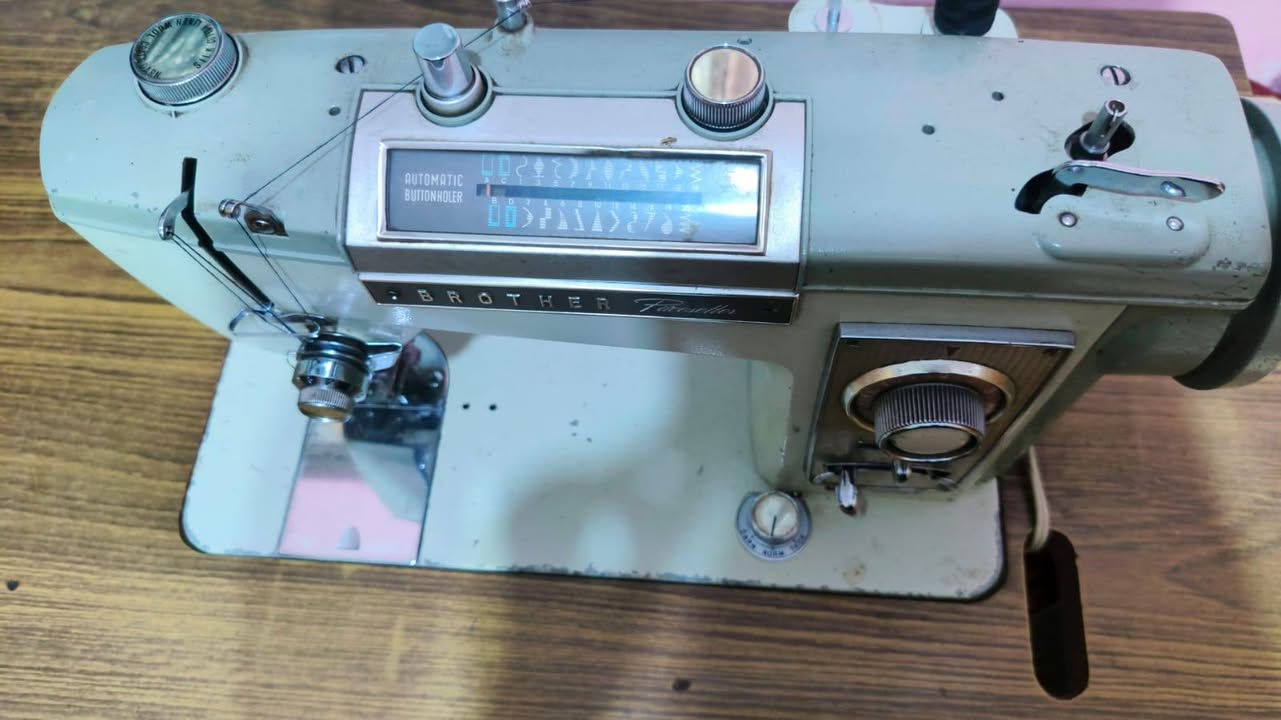 مكينه خياط ياباني السعر 160 الف هيه ولميز مالهه المكان بصره ابو لخصيب  لسمدء  ***********
