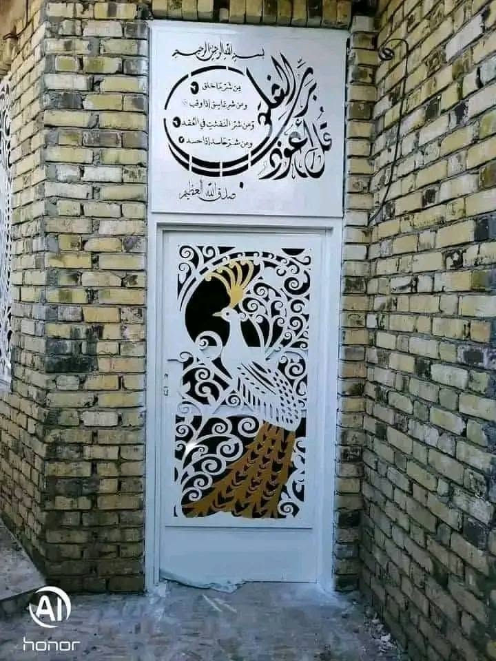 يوجد بيت للبيع مساحته 100 متر ركن كونكريت طابقين طابق الأول متكون من غرفة وصاله ومطبخ وبراني وصحيات داخليه وخارجيه وطابق ثاني غرفتين وصاله وحمامات السعر خاص والشراي بيه خير ويدلل ***********واتساب متواجد
