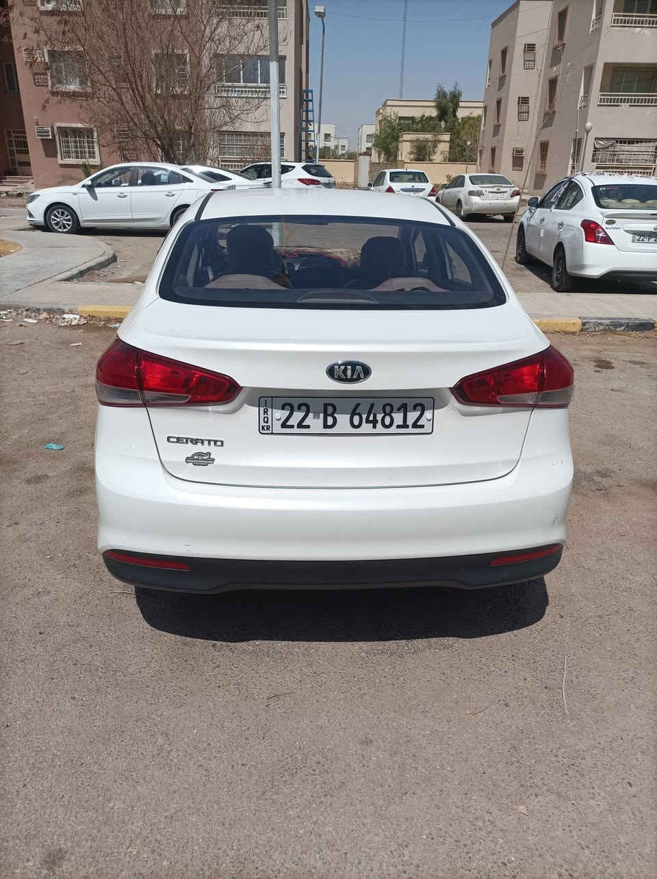 كيه سيراتو موديل ٢٠١٨سياره حلوه مال جناي اربيل انكليزي سنويه أقل السنه من صادره مكينه وكير وتبريد و تدفئه تمام...مابيهه ولا قطعه تبديل بيه كرت بالدوسه سونارها وياهه تريد مداور تريد وكاله مكان السياره نجف الهاتف *********** السعر ١٤٠
