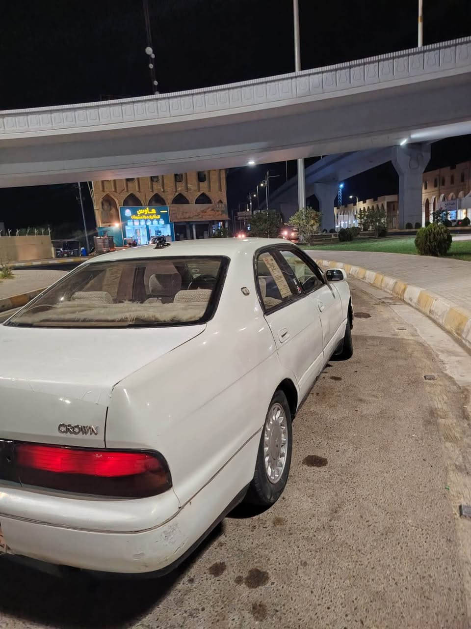 سلام عليكم بطه للبيع رقم صلاح الدين شرط التحويل ومكفوله من الكص ونقل الجثه محرك كير شرط محركها 3000 صدر جديد كهربائياتها كلها شغاله شاشه سماعات اربعه تبريد ثلج  سياره مصروف عليها السعر 40 وبيها مجال 
 للاستفسار الاتصال ***********
