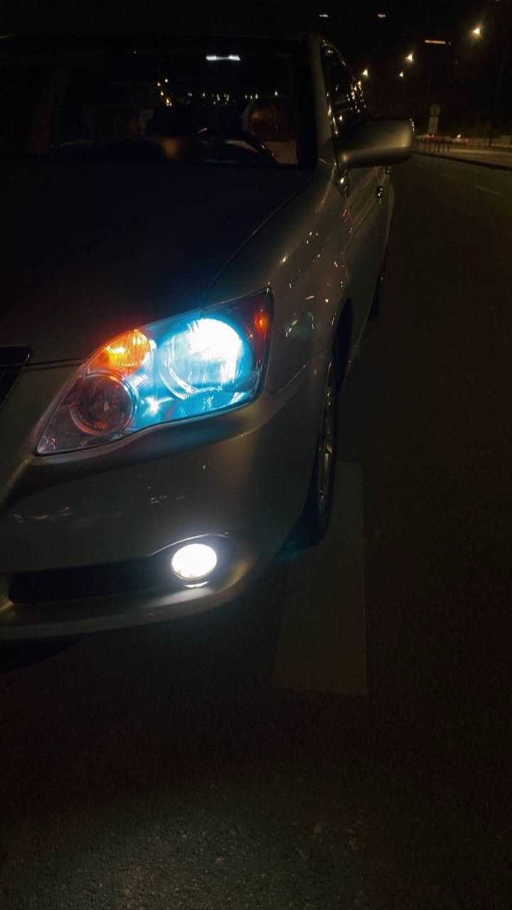 سەرەتا بەناوی خوایگەورە toyota avalon 2008.  Tureng.  سەیارەکە (174)km ڕۆشتوە سەیارە سەوتی دیتیجاڵی هەیە بەس بەساردی.    مەسرەفی نیە زۆر جوان ماوەتەوە سەنەوی بەسەر نەچوە.    سەیارەکە ئەمریکیە. 🇺🇸. زۆر جوانە.   سعری 117 گەڵاو معامەلە.     ڕەقەم. ***********. السليمانية, العراق
