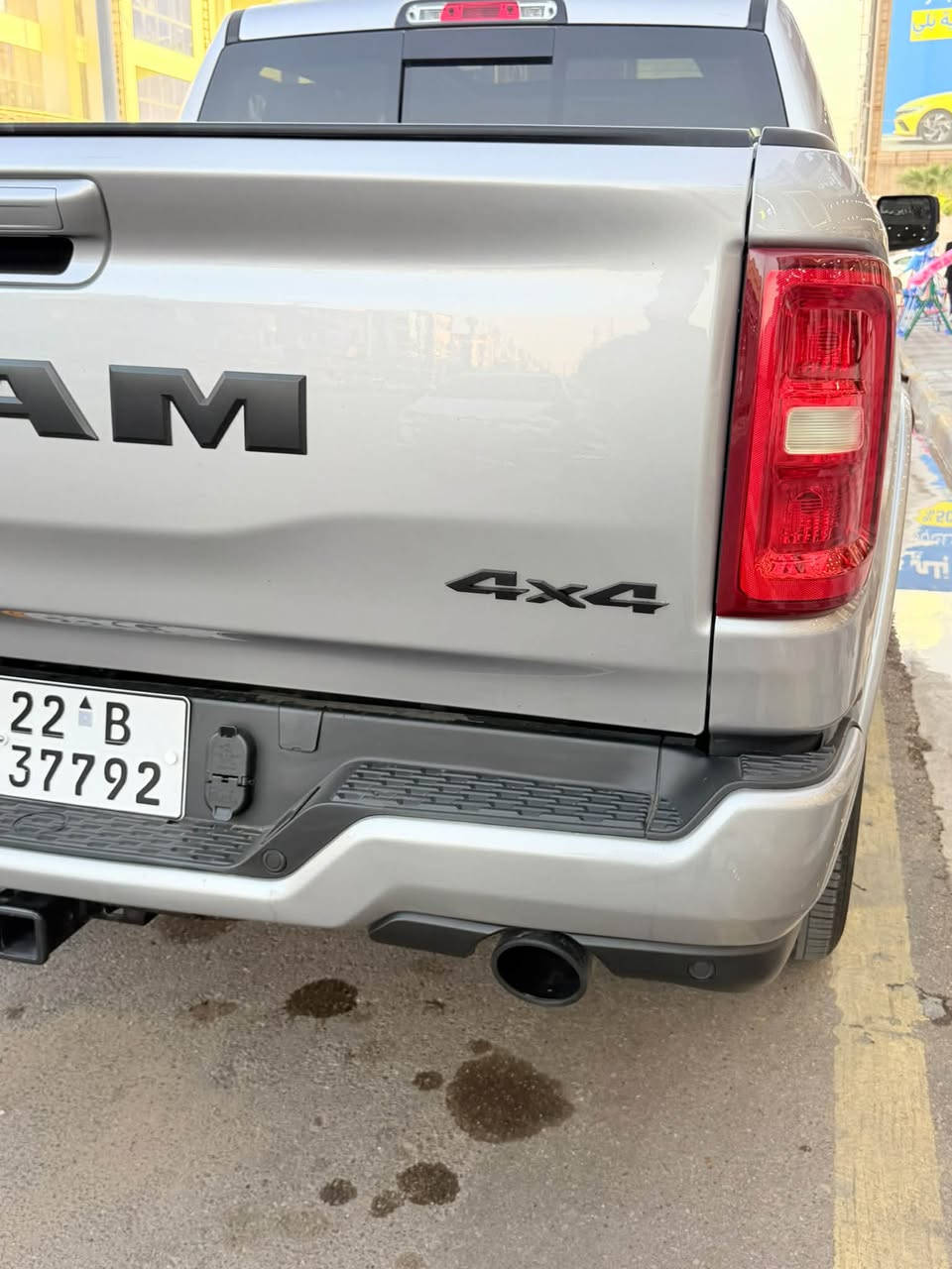 للبيع RAM 1500 LARAMIE 2025 - فل مواصفات
ماشية 45 الف كيلو فقط 
وارد امريكي ( ضرر سطحي ) 

وحش الشارع انظف واعلى صنف بفئتها طلب خاص 

المواصفات:
المحرك الجديد 3.0L توين تيربو  

كير 8 نمر + دفع رباعي 4x4 اوتو + 
جلد فاخر لون ملكي مع تطريز مطعم بالشامواه الفاخر
مقاعد كهرباء / تدفئة / تبريد / مساج 24 حركة
شاشات: 14.5 انج وسط +12 انج عدادات + Head Up Display
سماعات Klipsch الاصلية 23 سماعة
بانوراما + مراية ديجتال + شاحن وايرلس
ويل 22 انج 
امان فول:
رادار Adaptive Cruise + حافظ مسار Active Lane
360 كاميرا 
نقطة عمياء + بريك اوتو + قراءة علامات

التفاصيل:
اللون: رصاصي سلفر 
الموديل: 2025
الماشية: 45 الف 
الرقم: اربيل  بأسمي - تحويل مباشر 
الحالة: ايرباك سستم وتصليح درجة اولى 
المكان: الانبار . الرمادي 
السعر:  اكتب تم
رقم الهاتف *********** او مراسلة خاص
