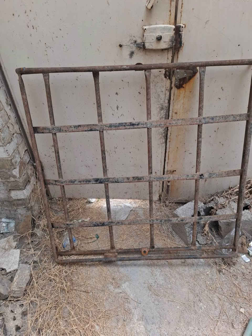 سوبايه بي واي دي كامله مع ملحقات يحتاجلها فقط صبغ الرقم /***********
