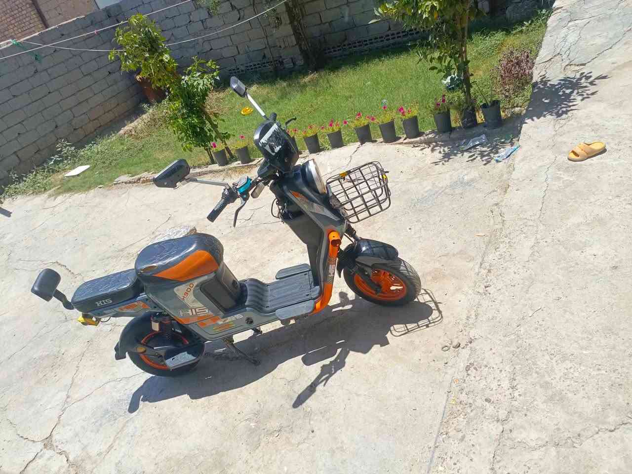 السلام عليكم دراجه H900 بطارياتهه 3 مبدلات جدد من اصل 5 معروضه ب500 وبيها مجال
***********
***********
